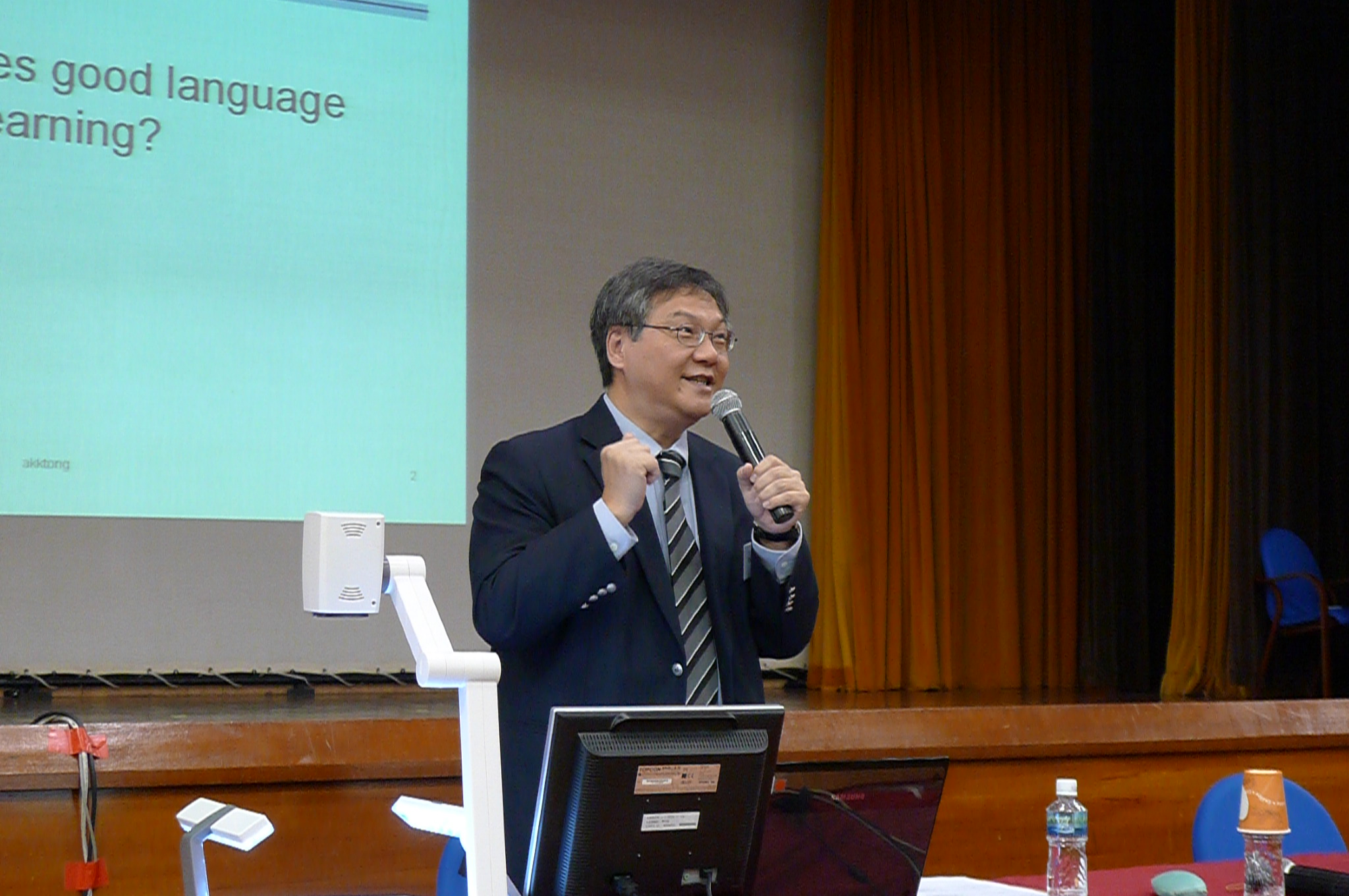 Dr K K Tong, Programme Director, Bachelor of Arts & Bachelor of Education (Language Education); and Teaching Fellow, Faculty of Education, The University of Hong Kong 